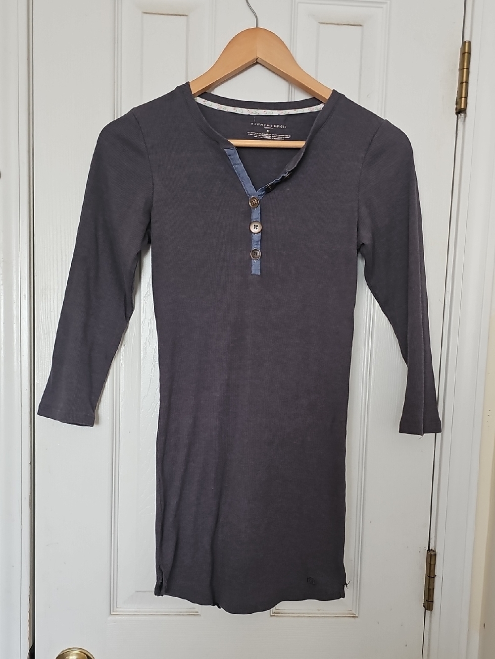 Tommy Hilfiger Charcoal Gray Long Sleeve Chemise with Button Placket